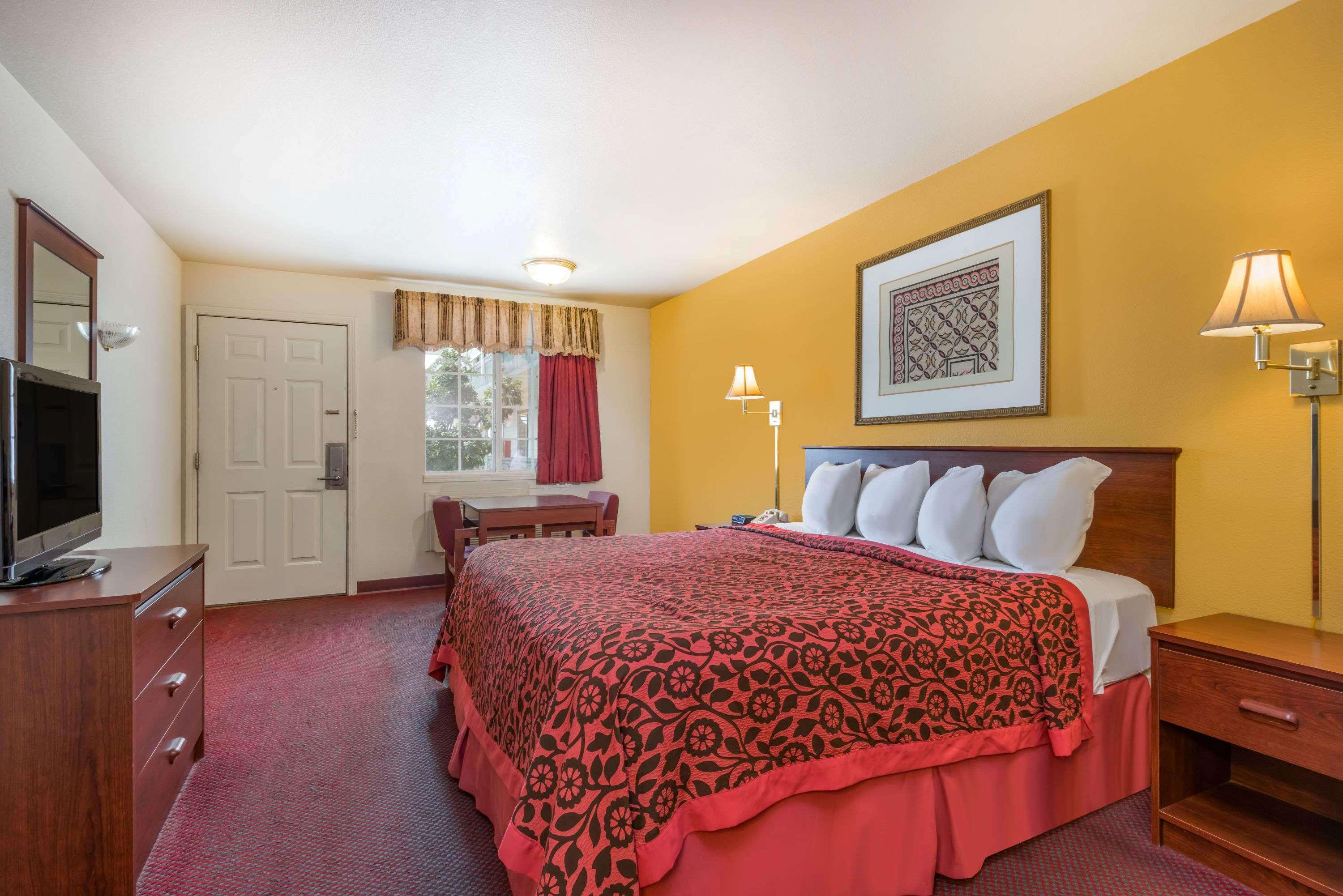 Days Inn By Wyndham Andover Eksteriør billede