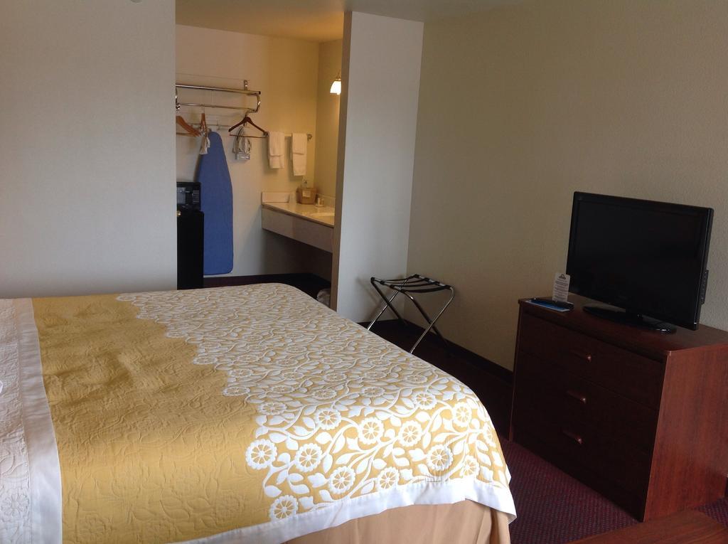 Days Inn By Wyndham Andover Eksteriør billede