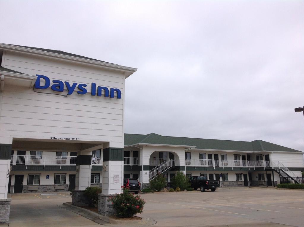 Days Inn By Wyndham Andover Eksteriør billede